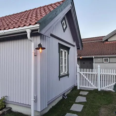 Lite - Sentralt Koselig Apartment